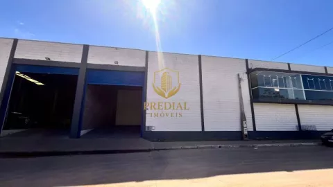 Pavilhão com 2 banheiros e 300m² para alugar no bairro São Luis, Canoas