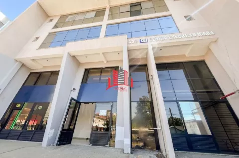 Prédio com 15 banheiros e 1500m² para alugar no bairro Igara, Canoas