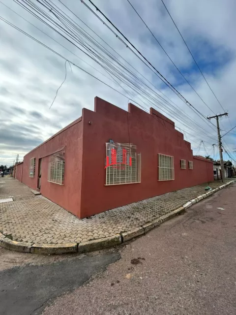 Pavilhão de esquina com ótima visibilidade e estrutura pensada para empresas - Rio Branco