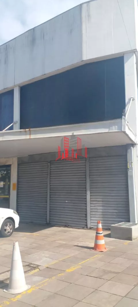 Loja ampla com 215m² à venda no Igara  3 banheiros, mezanino e acesso à BR-116